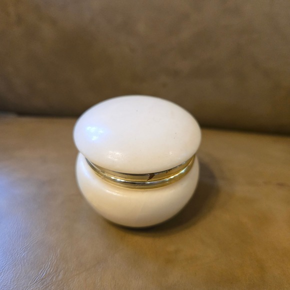 VTG Alabaster Trinket Box 2"‎ Round Gold Hinge Vanity Decor Collectible Keepsake - Picture 3 of 8